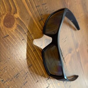 Oaklay black gascan Sunglasses with hard case